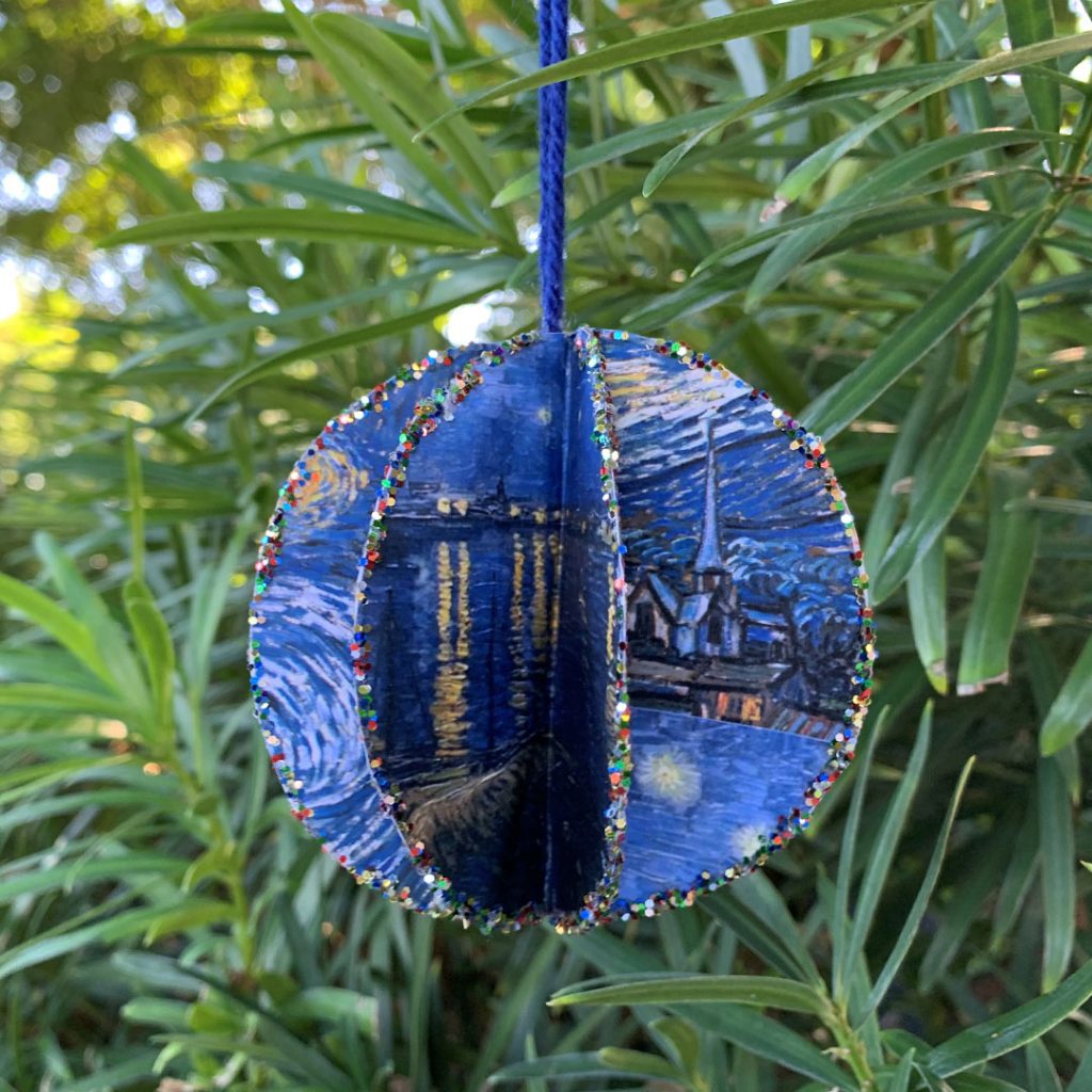 Van-gogh-inspired holiday ornament